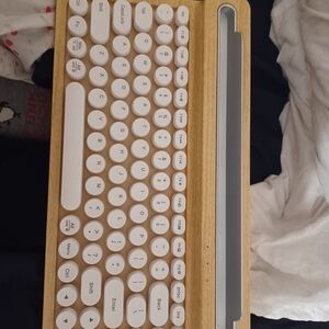 Wooden Wireless Keyboard with White Keys